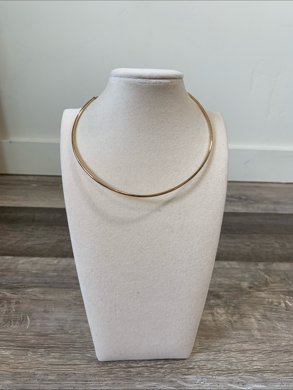 Gold Minimal Collar Necklace - Elegant Choker